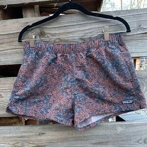 Patagonia barely baggies 2.5” inseam M